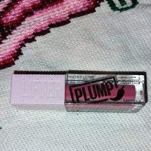 Maybelline Lifter Gloss Plump in 002 Mauve Bite
